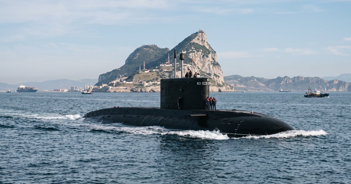 Sous-marin russe en transit près du détroit de Gibraltar, surveillance OTAN en Méditerranée